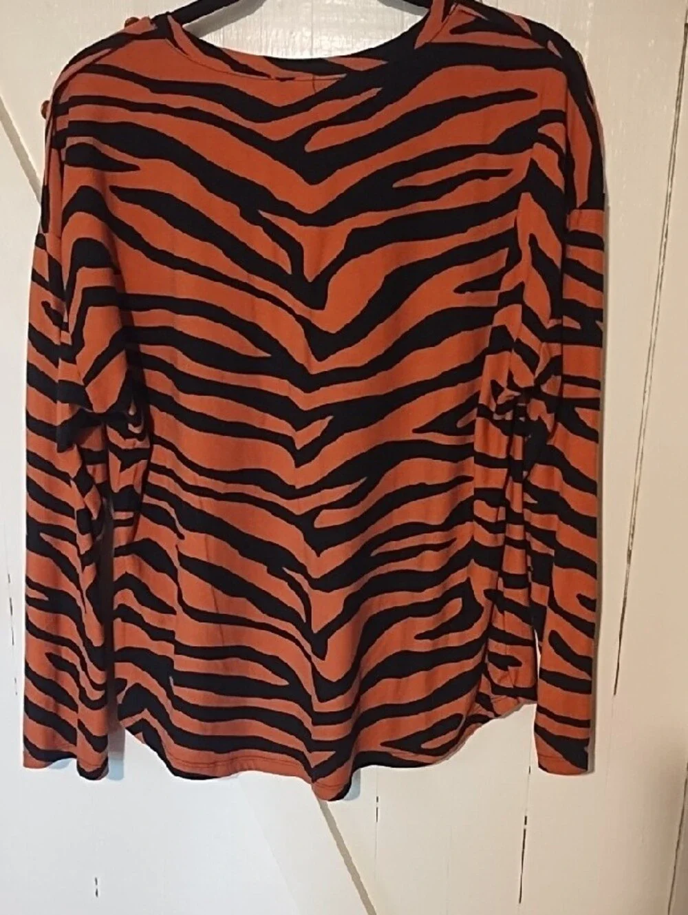 Rust Zebra-Stripe Long Sleeve Tunic with Shoulder Buttons Large EUC. - Picture 9 of 10